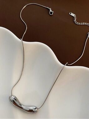 Fluid Bean Pendant Necklace NWT